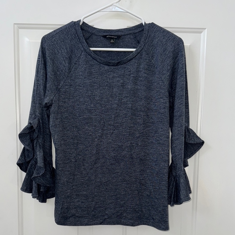 (2 for $10) Banana Republic Gray Ruffled 3/4 Sleeve Blouse